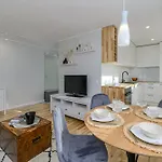 Cozy 1-bedroom In The Centre Lägenhet *